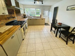 Kitchen Diner- click for photo gallery